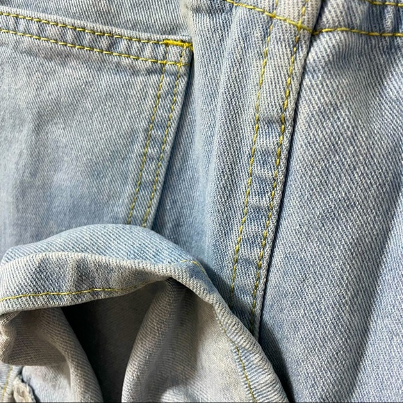 Women’s Solid Light Denim Straight Jeans - Picture 4 of 6